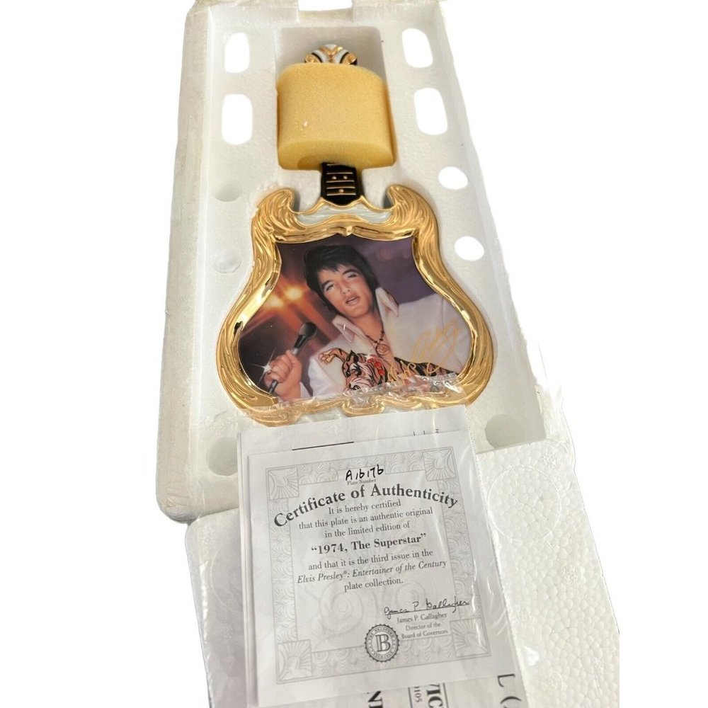 ELVIS PRESLEY ENTERTAINER OF THE CENTURY GUITAR PLATE "1974, THE SUPERSTAR 16176